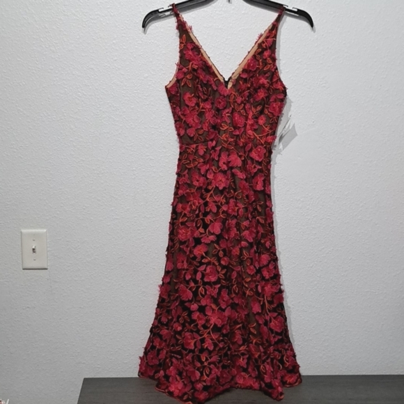 Dress The Population Elisa Playful Embroidered Midi Dress - Picture 4 of 10